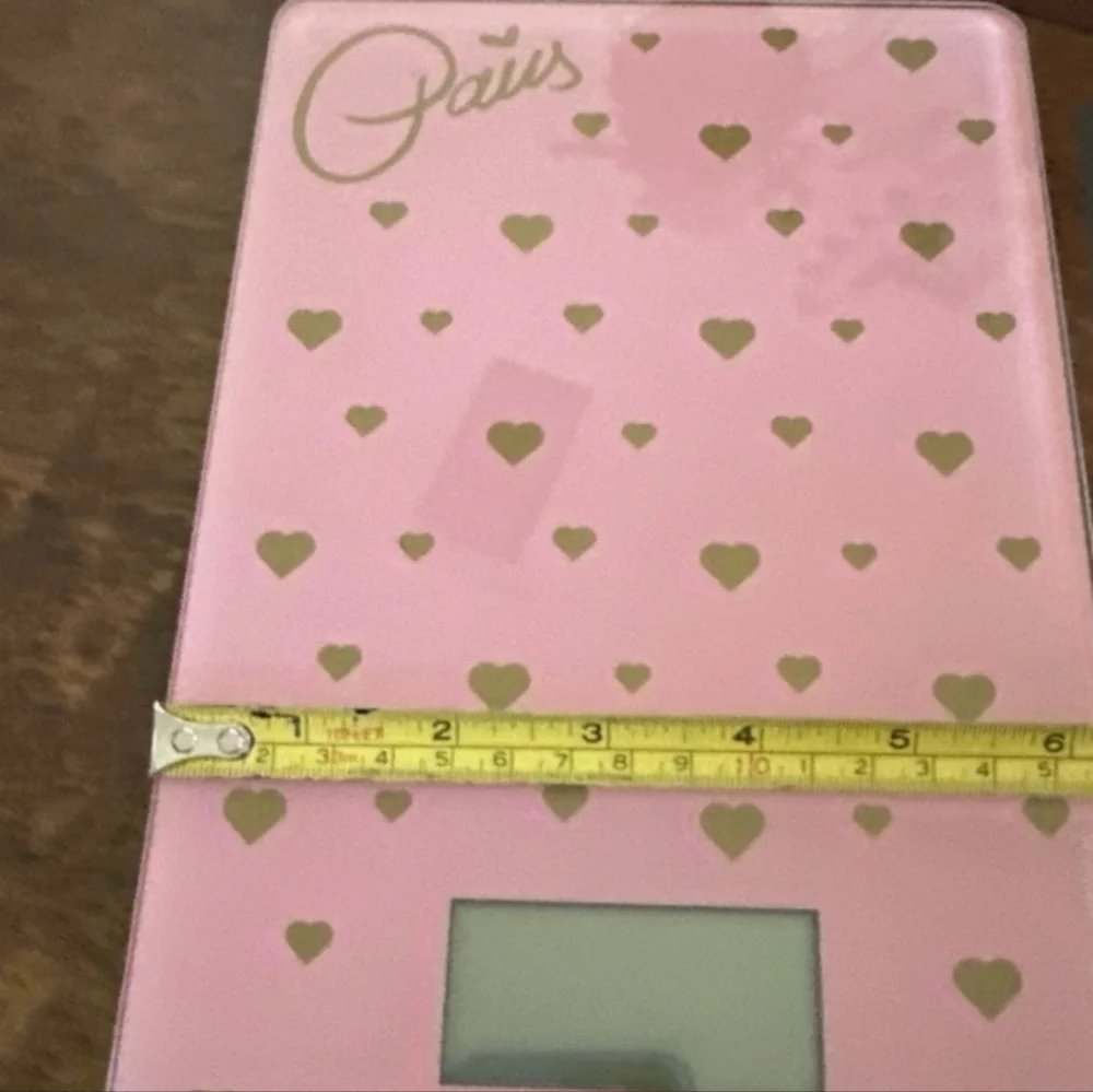 Paris Hilton Pink Heart Digital Glass Scale